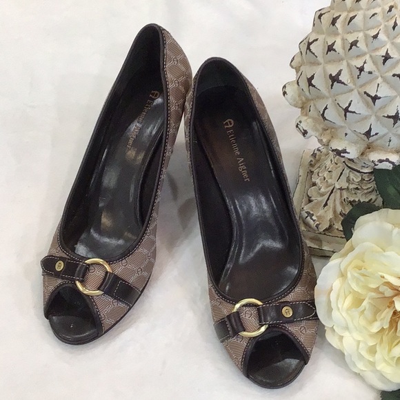 Etienne Aigner Shoes - Etienne Aigner classic logo peep toe print heel